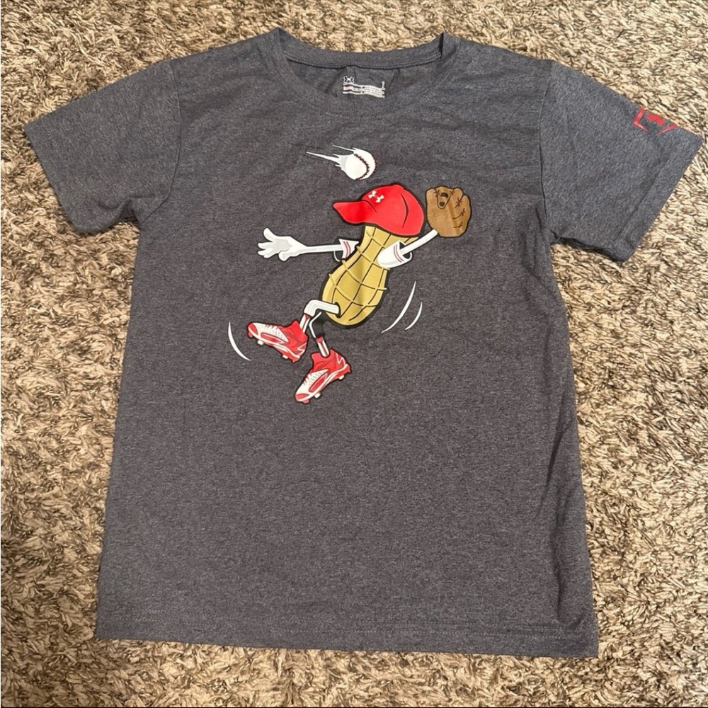 Boys size 7 Under Armour Gray Short Sleeve Tee with Cartoon Graphic